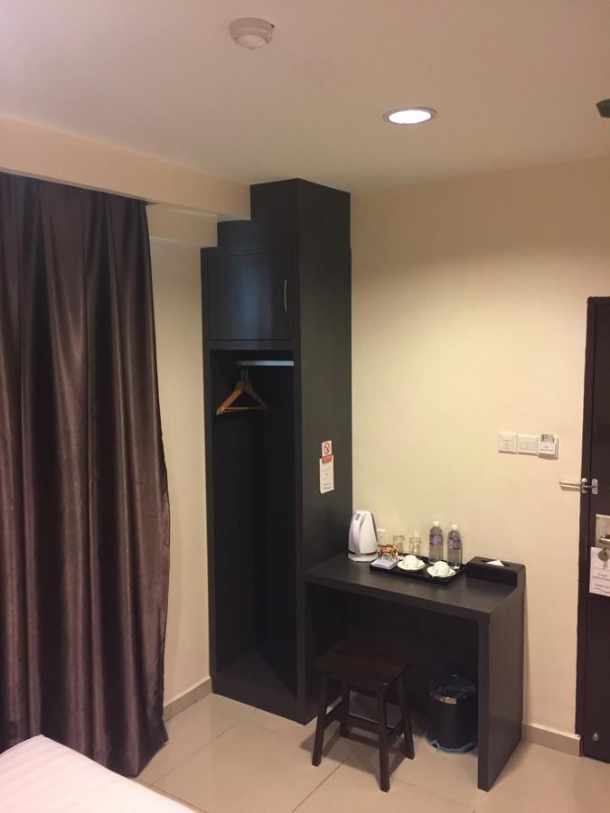 Premierz Hotel Labuan Exterior foto