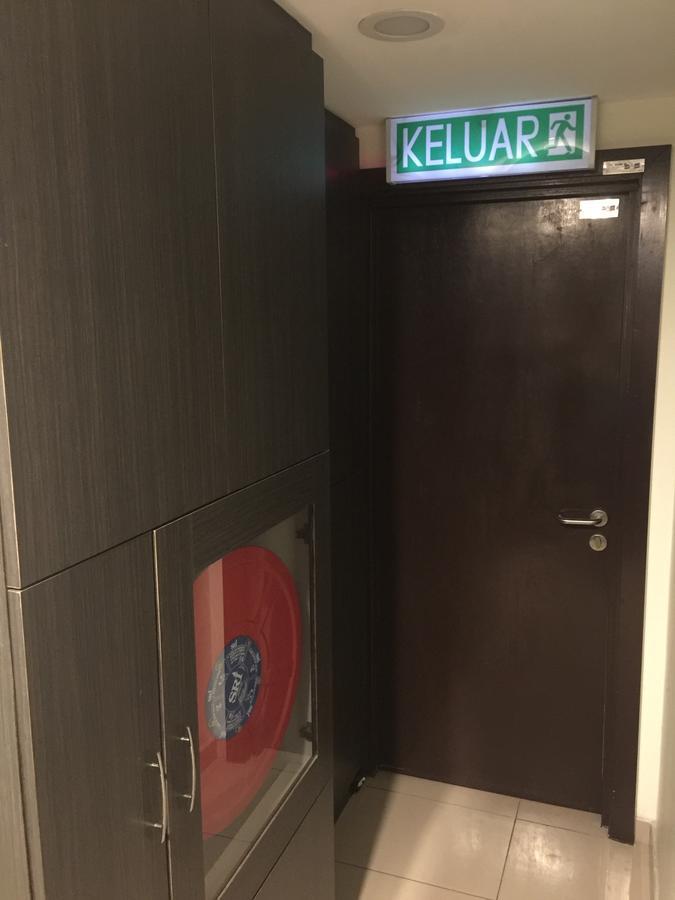 Premierz Hotel Labuan Exterior foto